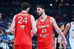 恭喜(xǐ)火箭队！申京回到休斯(sī)顿+3位新援亮相球馆，已正(zhèng)式投入训练