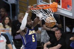 （体育）籃(lán)球——NBA常规赛：湖人胜马刺