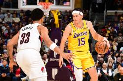 NBA新(xīn)秀里夫斯惊艳表(biǎo)现，或(huò)签下顶薪合同