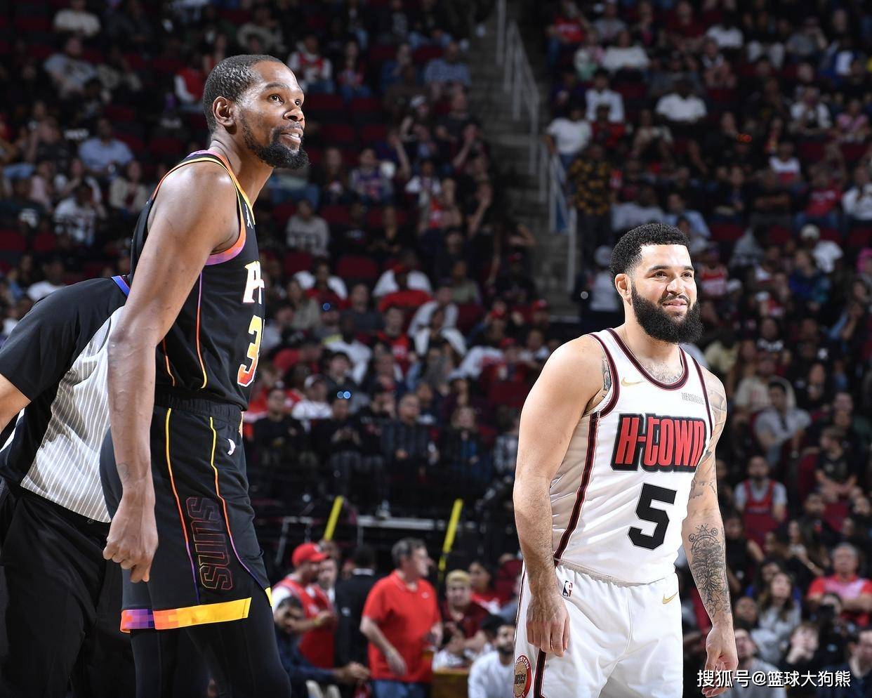 恭喜火箭队！申京回到休斯顿+3位新援亮相球馆，已正式投入训练