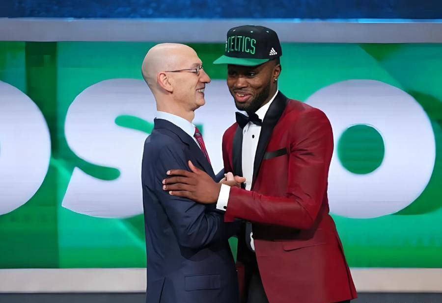 重任在肩！杰伦·布朗能否挺起球队大旗？