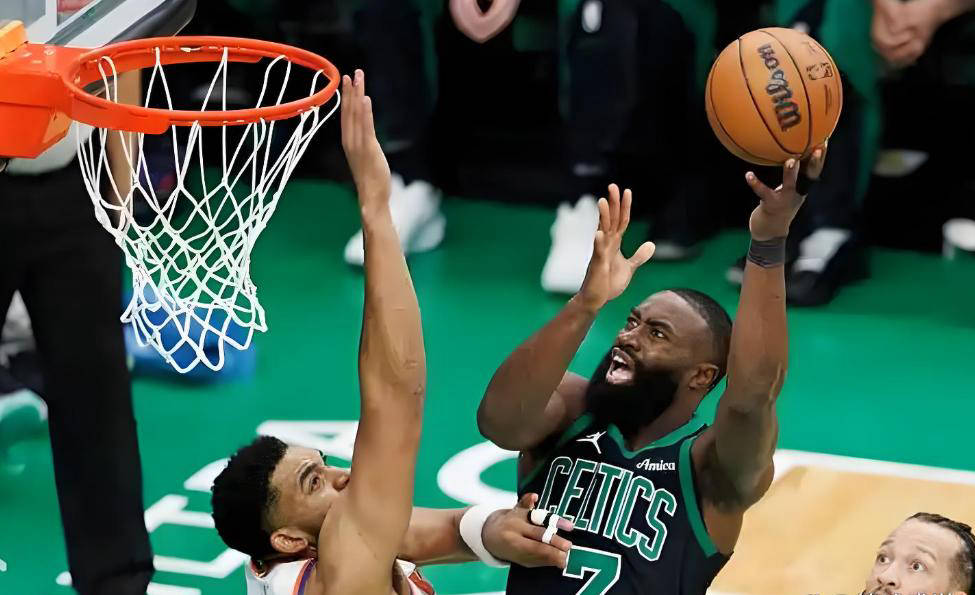 重任在肩！杰伦·布朗能否挺起球队大旗？