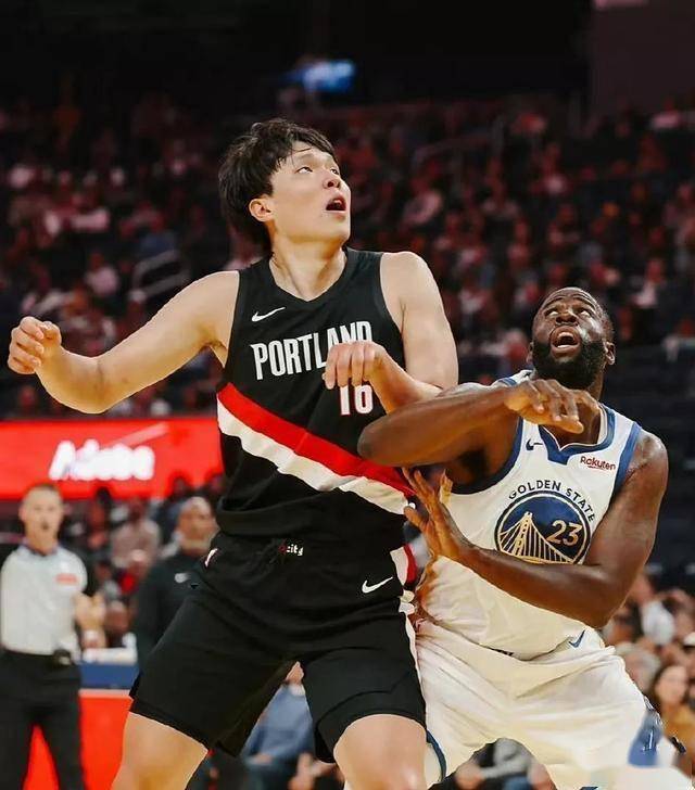 NBA战报：勇士12-123翻盘开拓者！库里16+11