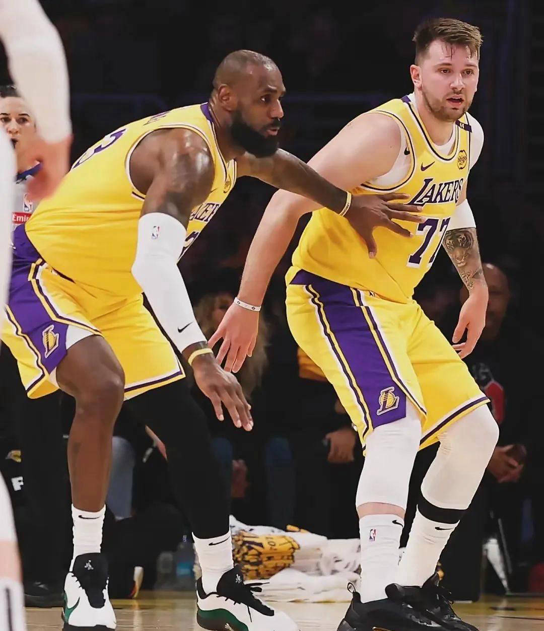 沃尔退役背后：火箭重建背后的“暗战”