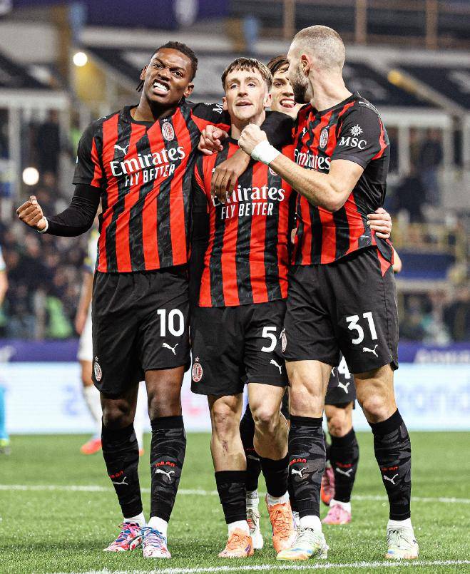 2-0到2-2！萨勒马科尔斯独造2球+空门不进失绝杀，鱼腩逼平AC米兰