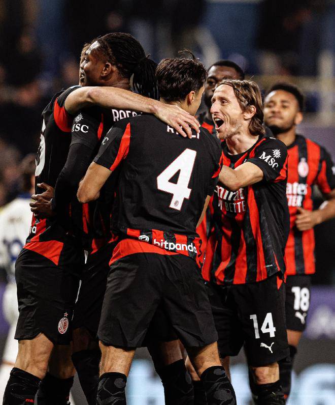 2-0到2-2！萨勒马科尔斯独造2球+空门不进失绝杀，鱼腩逼平AC米兰