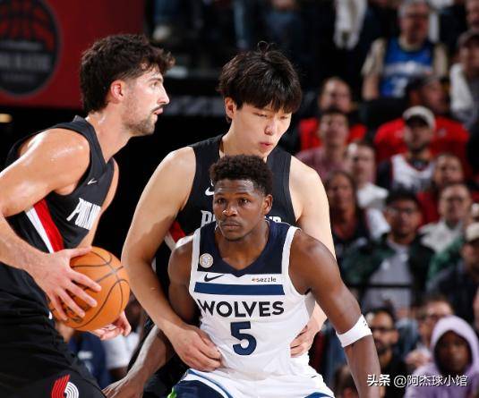 杨瀚森被隔扣！欢迎来到NBA