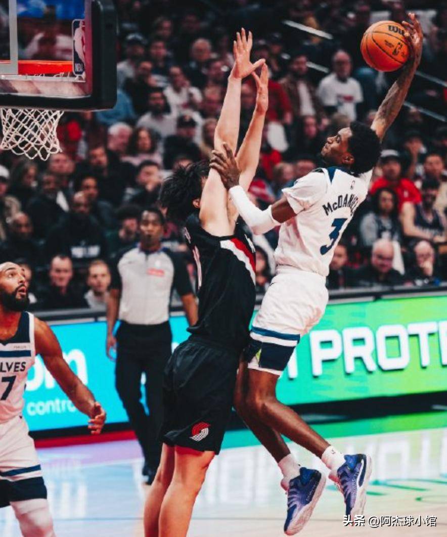 杨瀚森被隔扣！欢迎来到NBA